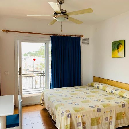 Apartamentos Ebusus Santa Eularia des Riu Exteriör bild