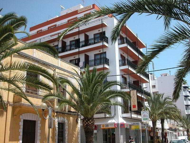 Apartamentos Ebusus Santa Eularia des Riu Exteriör bild