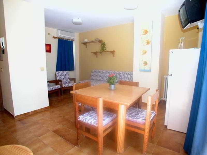 Apartamentos Ebusus Santa Eularia des Riu Exteriör bild