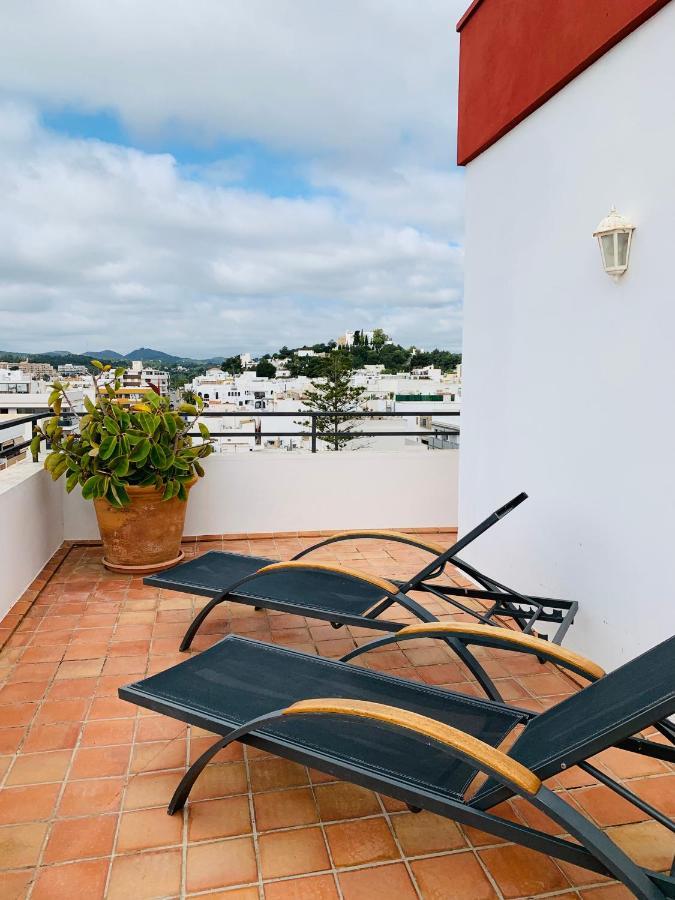 Apartamentos Ebusus Santa Eularia des Riu Exteriör bild