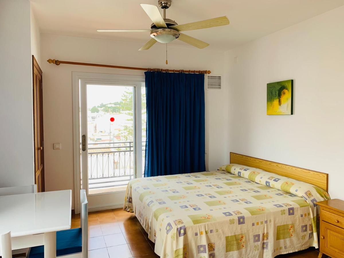 Apartamentos Ebusus Santa Eularia des Riu Exteriör bild