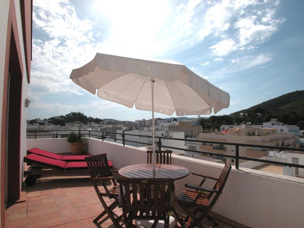 Apartamentos Ebusus Santa Eularia des Riu Rum bild