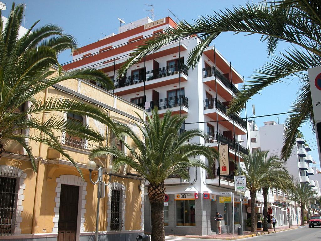 Apartamentos Ebusus Santa Eularia des Riu Exteriör bild